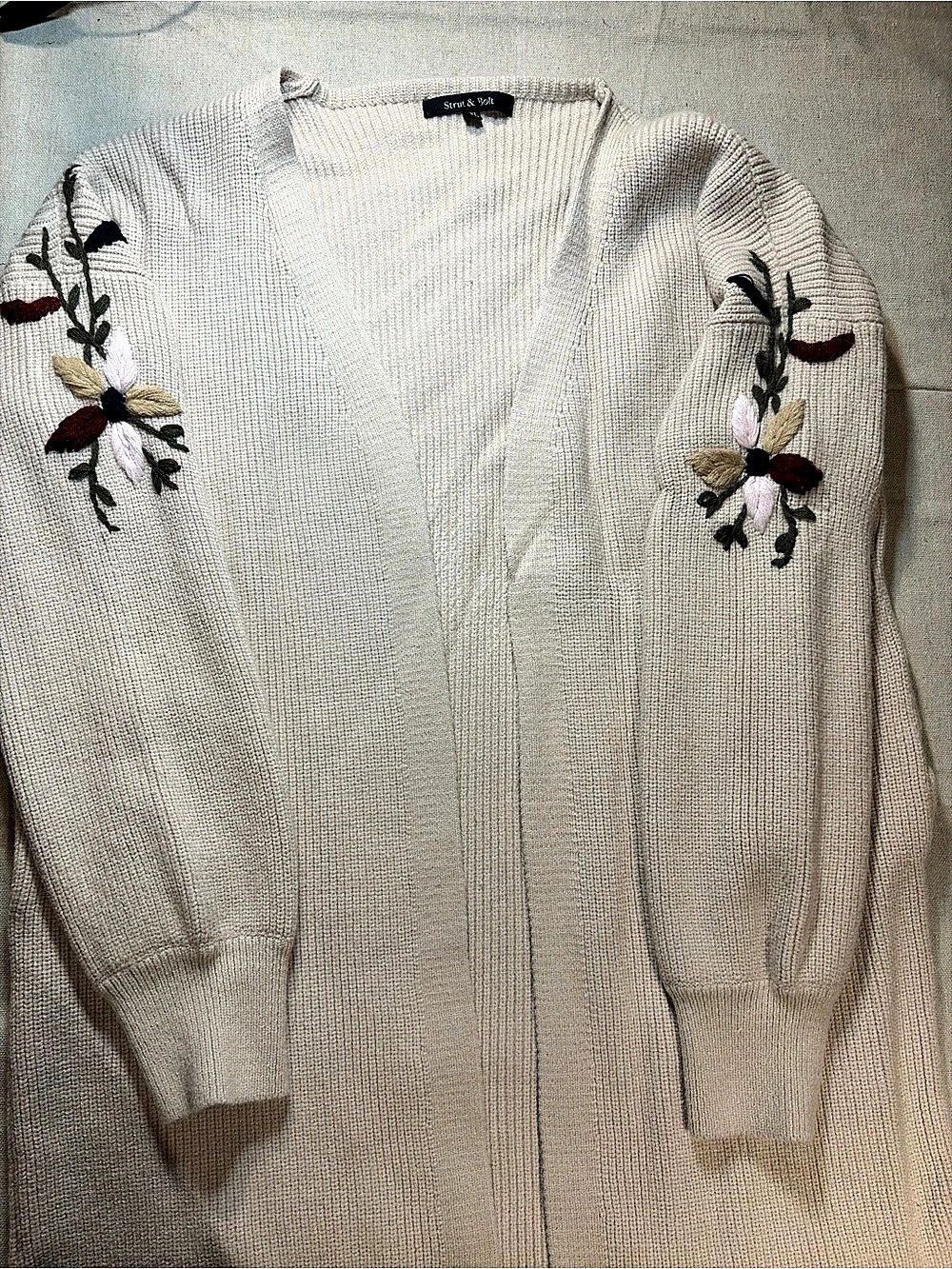 Strut & Bolt Floral Embroidered Cardigan in Cream Size XXL Like New